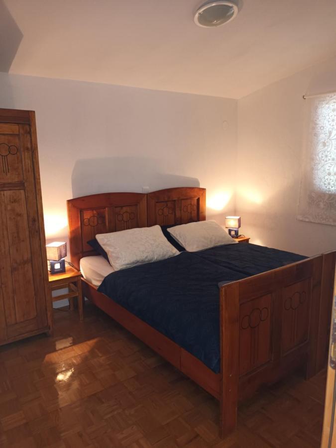 Apartmani Sikic Метайна Экстерьер фото